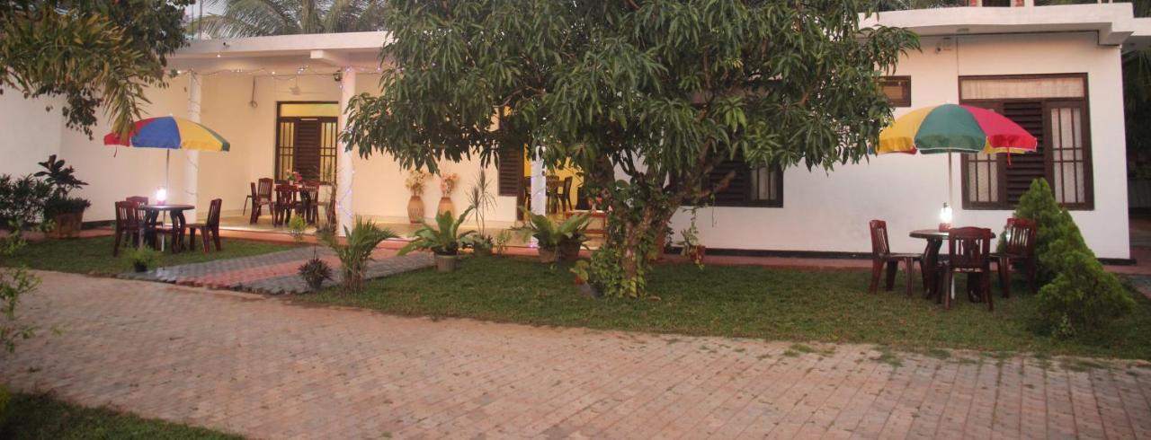 Miheen Hotel & Resort - Anuradhapura มิฮินตาเล ภายนอก รูปภาพ