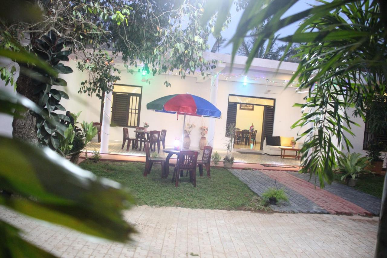 Miheen Hotel & Resort - Anuradhapura มิฮินตาเล ภายนอก รูปภาพ
