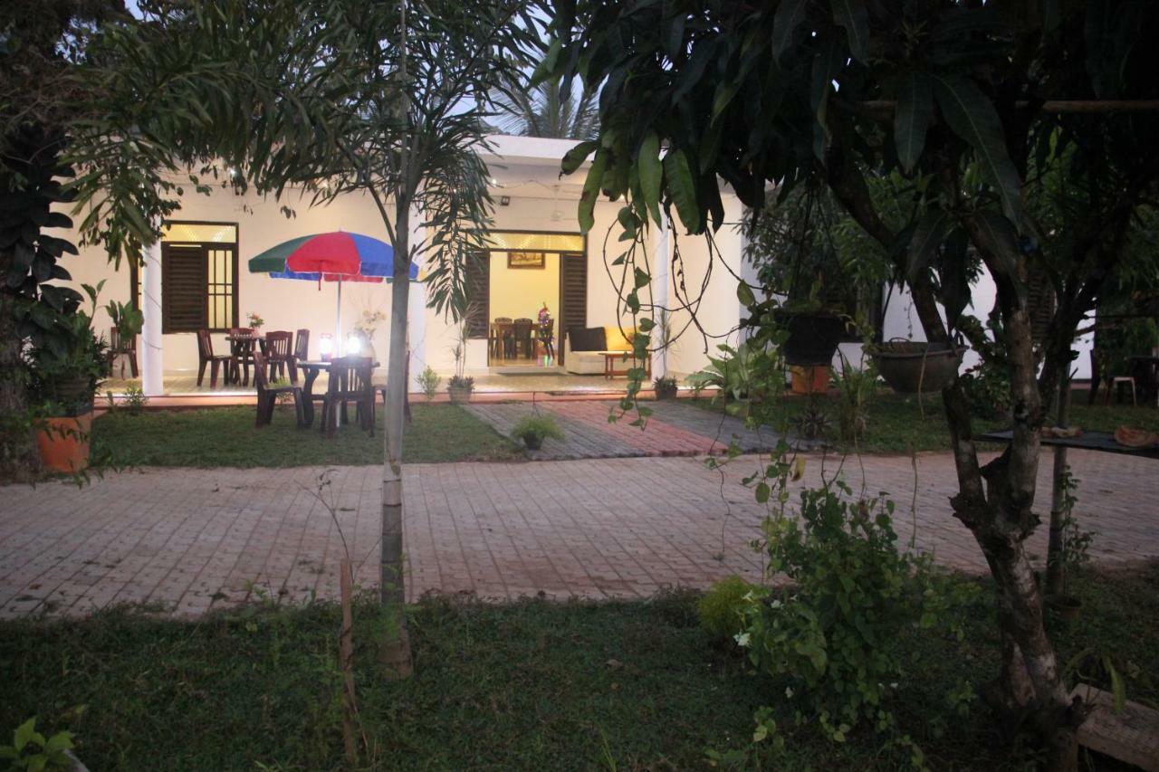 Miheen Hotel & Resort - Anuradhapura มิฮินตาเล ภายนอก รูปภาพ